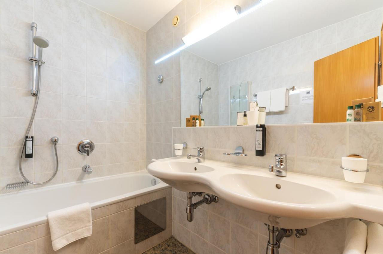 Hotel Tia Monte נאודרס מראה חיצוני תמונה