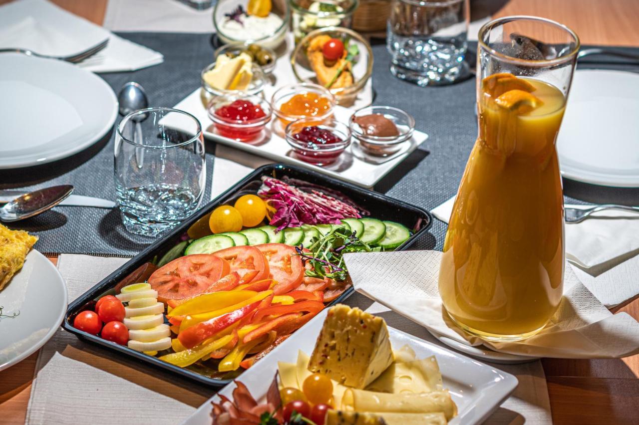 Hotel Tia Monte נאודרס מראה חיצוני תמונה